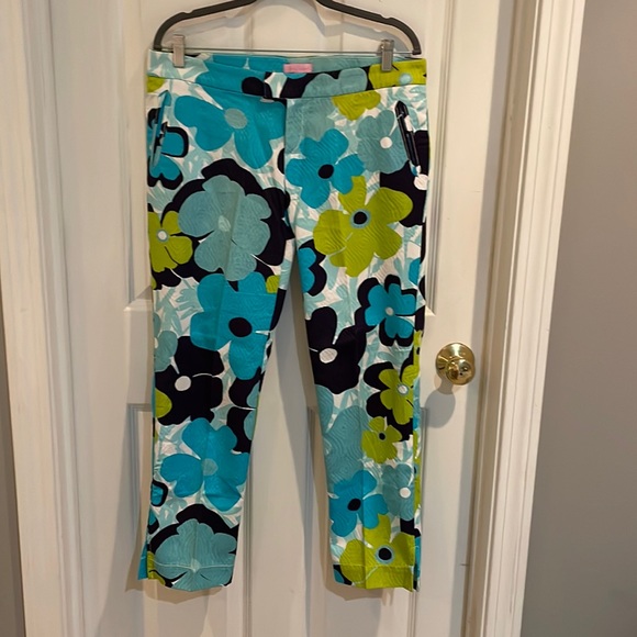 Lilly Pulitzer Pants - Lilly Pulitzer blue flowered pants size 8